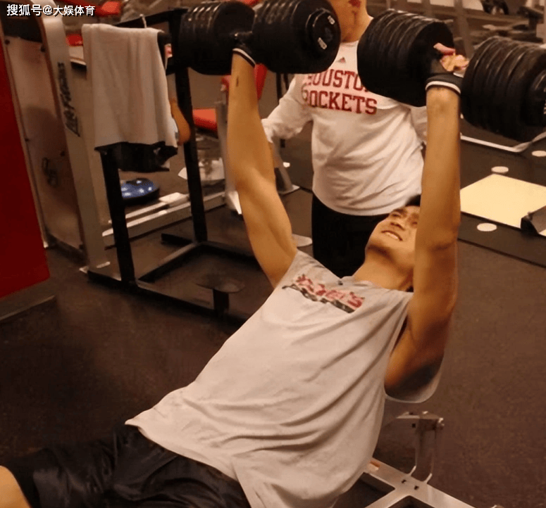 看到文班亚马如今的表现就想起姚明，若是姚明在这个时代会更强