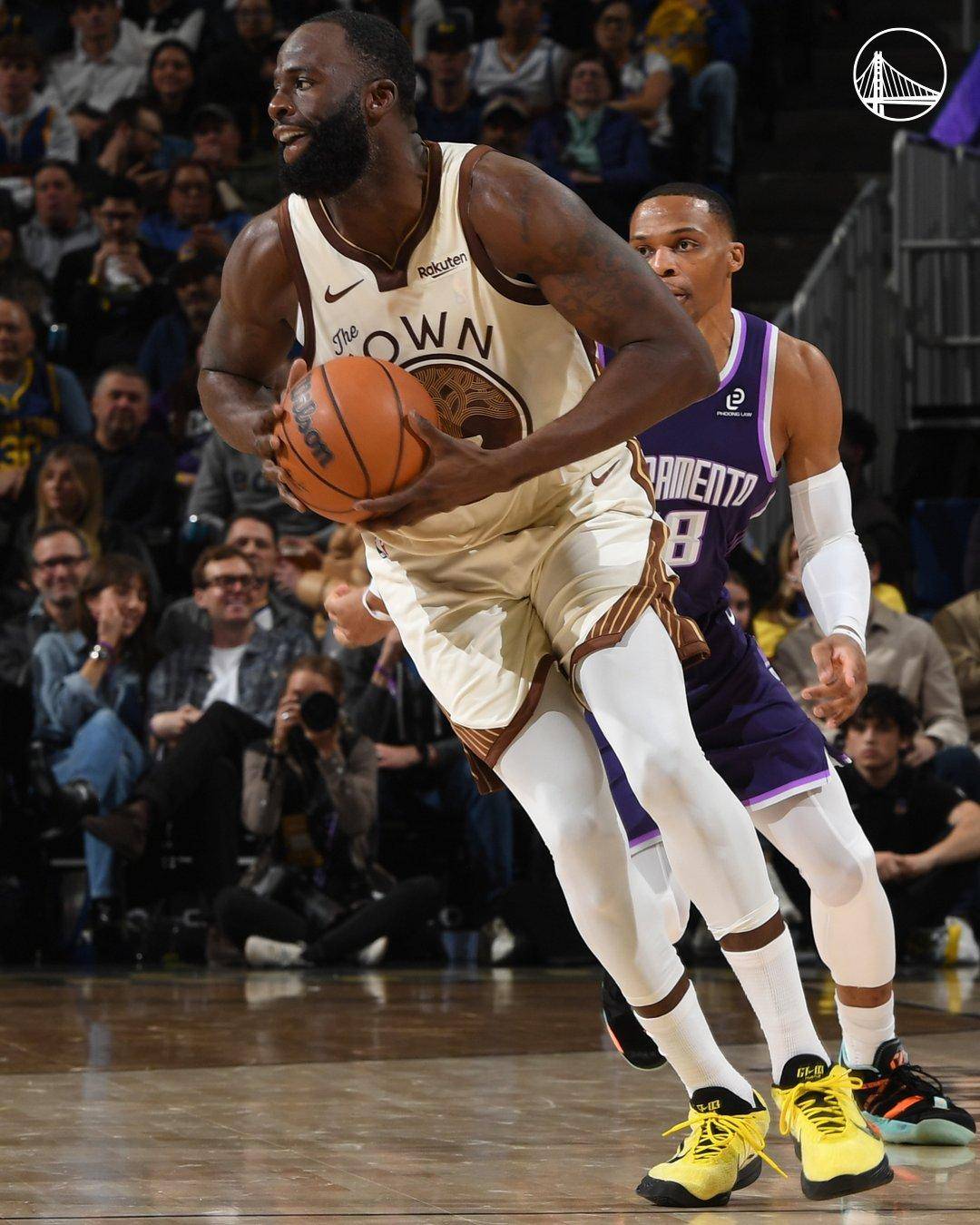 库里27+10+2盖帽+6记3分创NBA神迹,勇士完胜国王创纪录!威少13+7