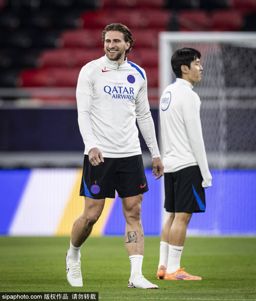 开云-2009巴萨、2020拜仁、2025巴黎，三支六冠王球队你觉得哪队最强？