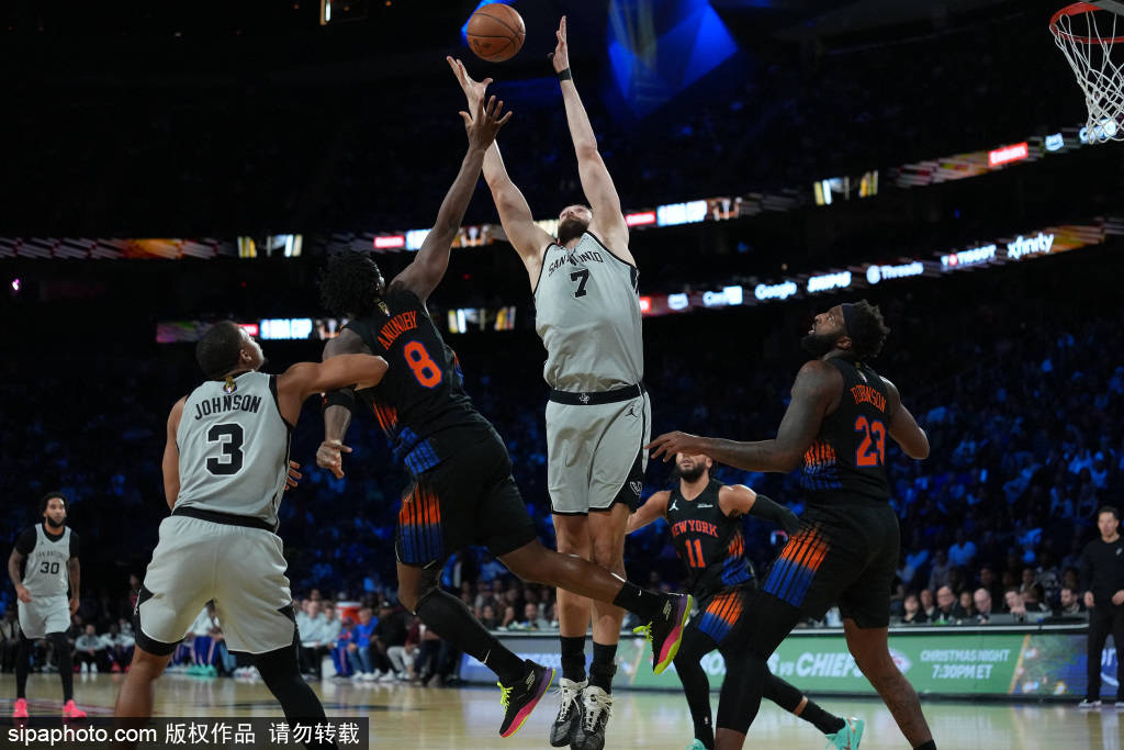 开云app-圣诞大战硝烟再起：尼克斯主场迎战骑士，谁将笑傲麦迪逊广场花园？